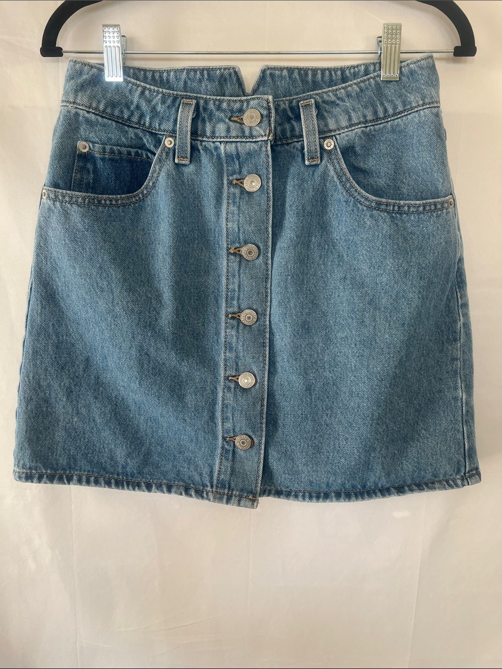 Levi's Light Blue Button-Front Denim Mini Skirt, Women's size 27